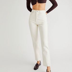 NWT - Levi’s ‘70’s Slim Straight Jeans, Size 30, Color ‘Hello It’s Me’ / Cream